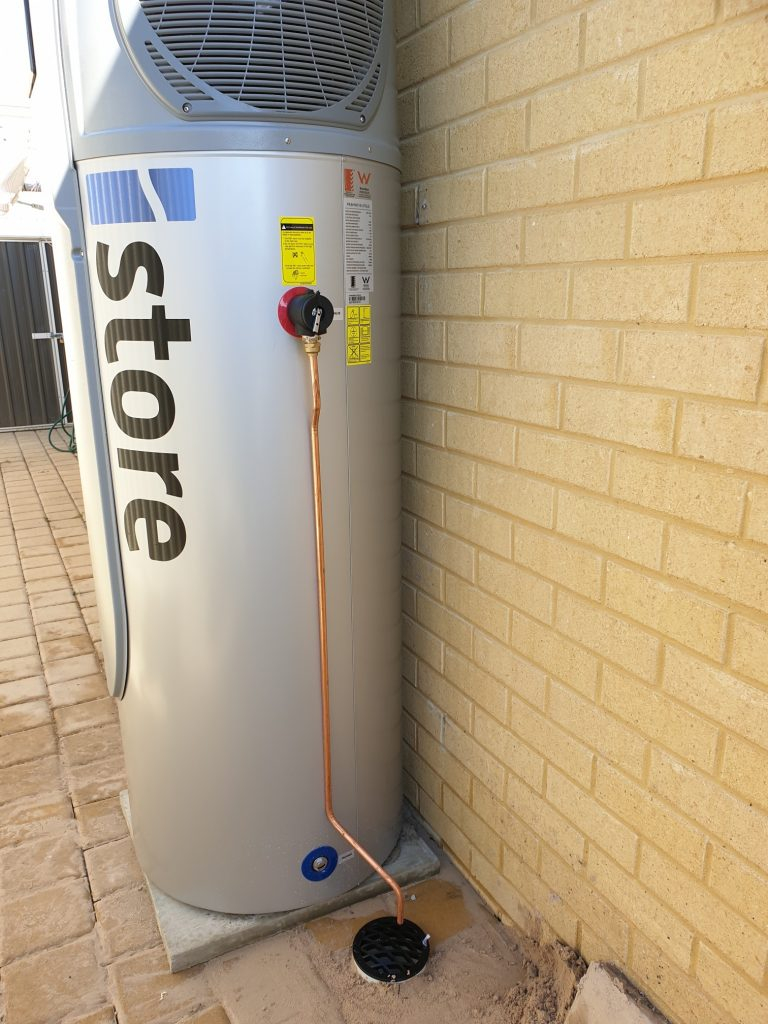 ISTORE HEAT PUMPS CH4 Plumbing